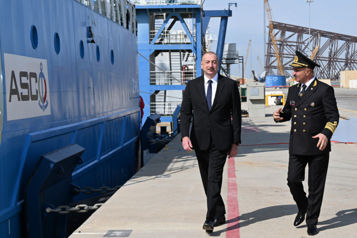 Le président Ilham Aliyev participe à la cérémonie de mise en exploitation d’un pétrolier baptisé Zenguilan
