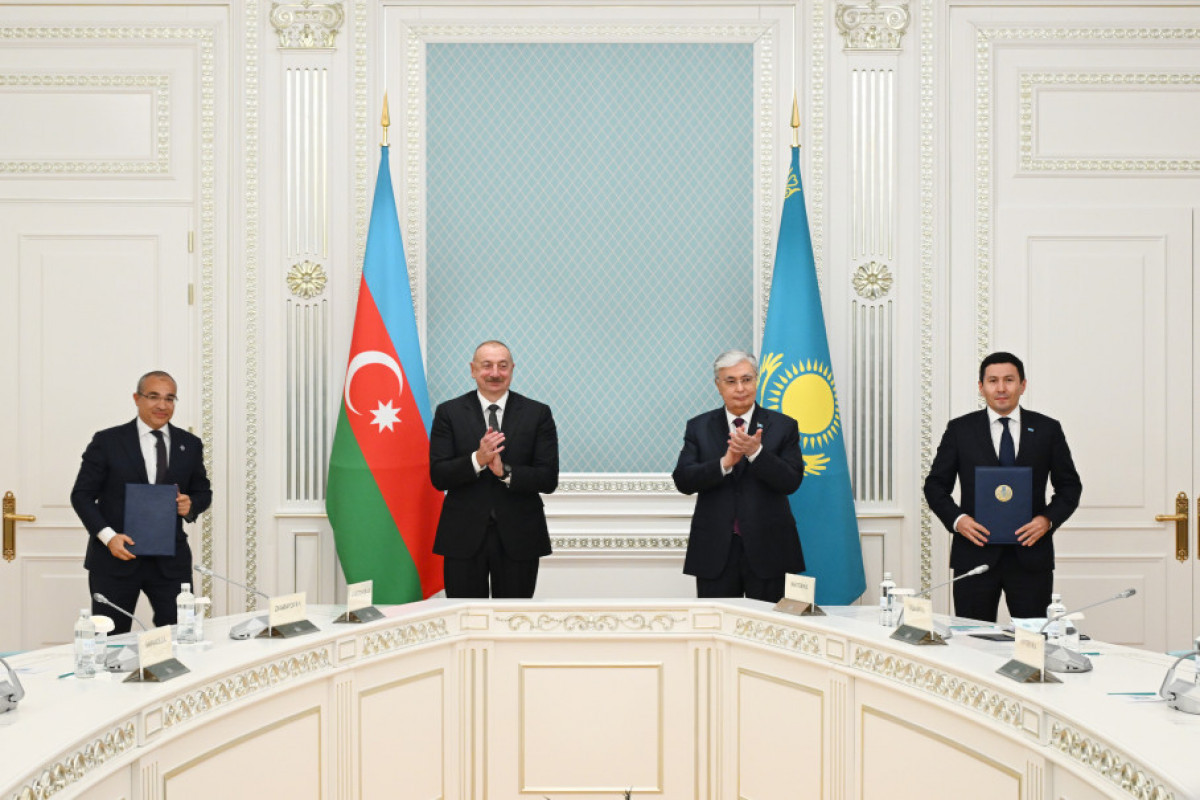 Cérémonie d`échange de l`accord d`actionnaires signé entre l`Azerbaïdjan et le Kazakhstan