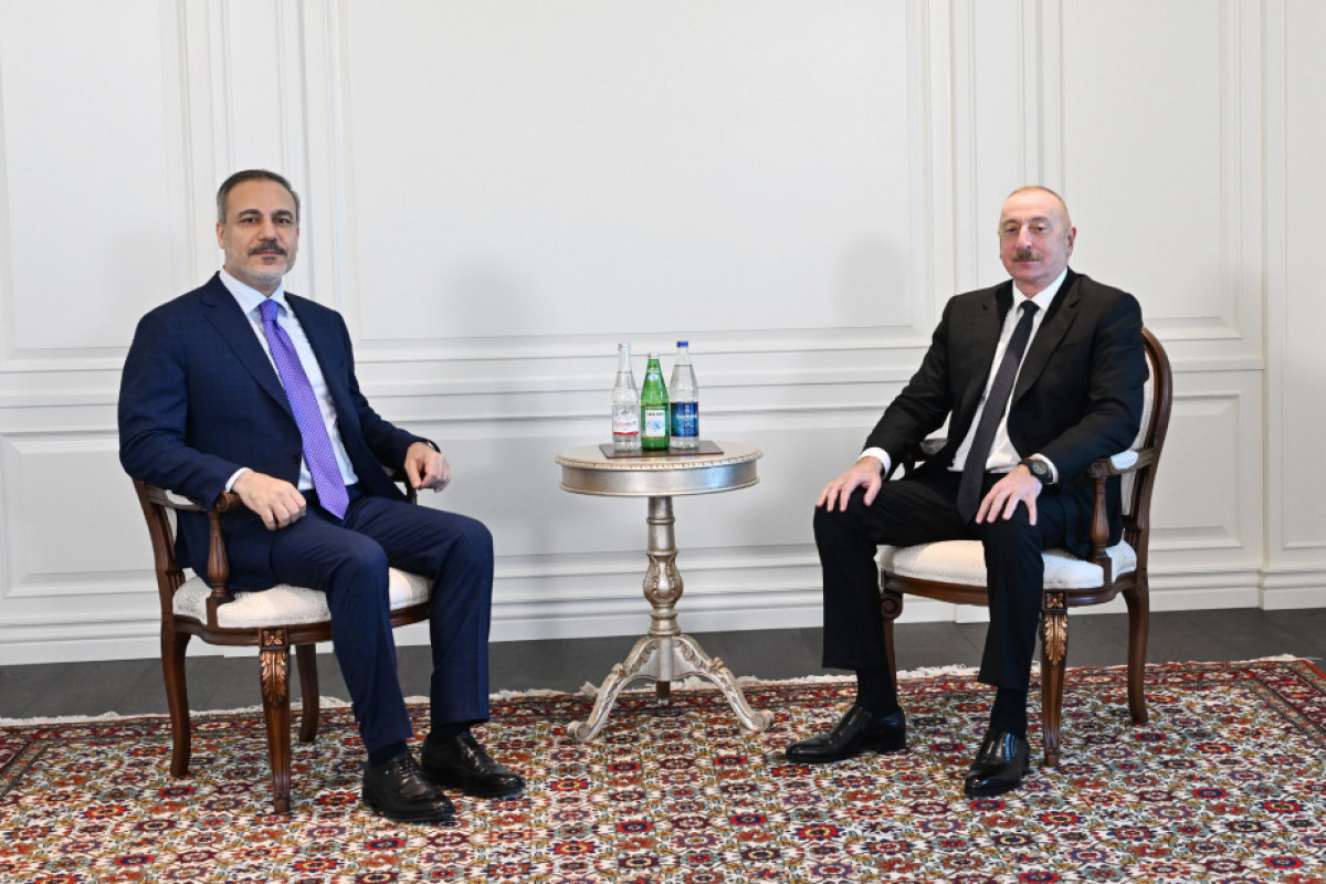 Le président Ilham Aliyev reçoit le ministre turc des Affaires étrangères