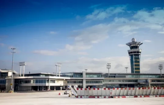 Des syndicats du gestionnaire des aéroports parisiens appellent à la grève à moins de dix jours des JO