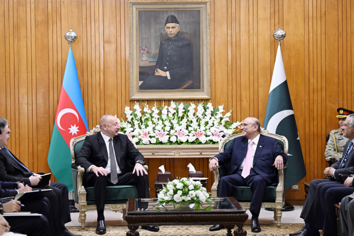 Islamabad : les présidents azerbaïdjanais et pakistanais tiennent une réunion en format élargi