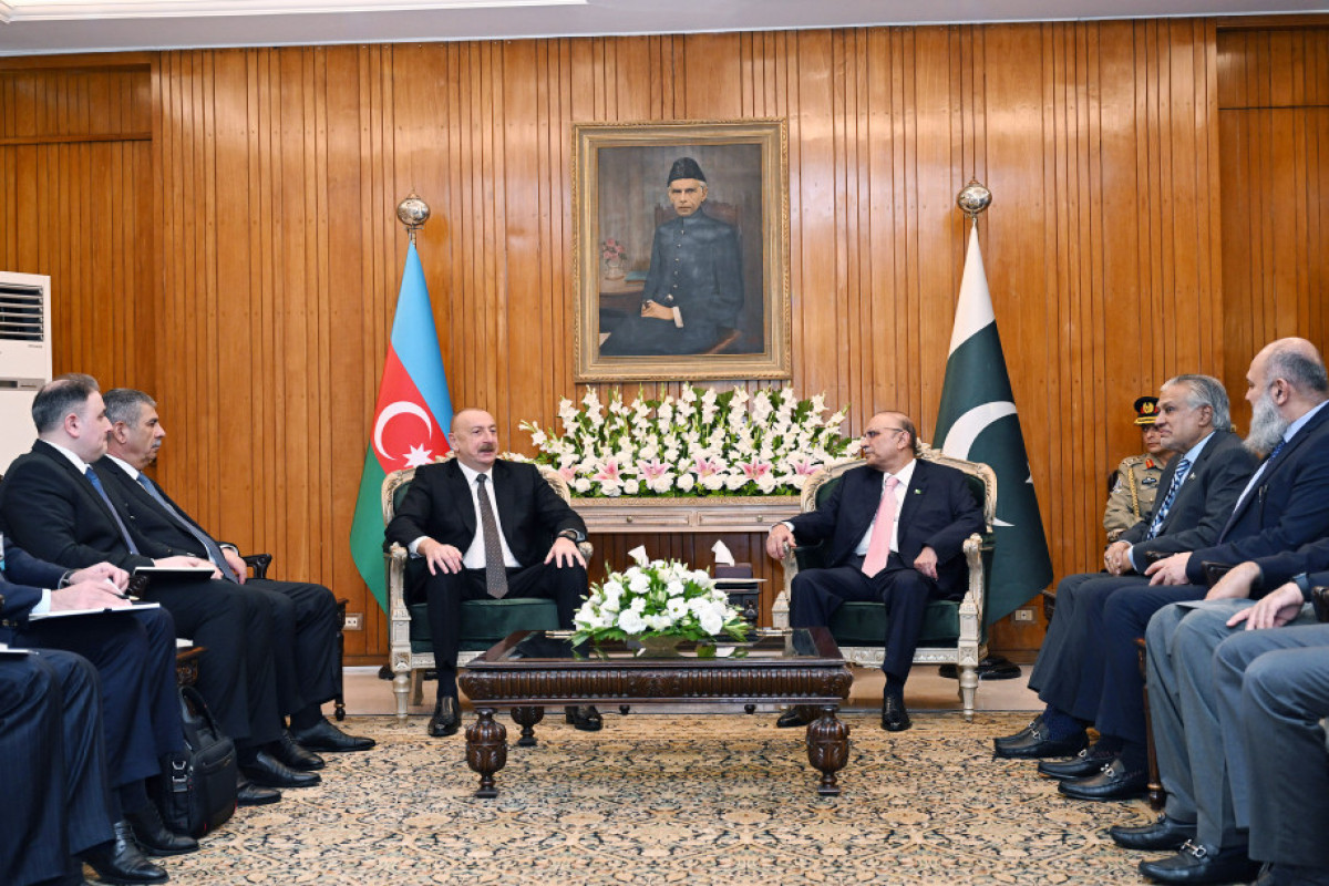 Islamabad : les présidents azerbaïdjanais et pakistanais tiennent une réunion en format élargi