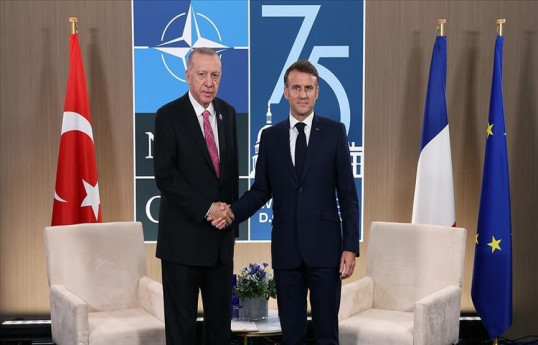 Erdogan rencontre Macron en marge du sommet de l'Otan