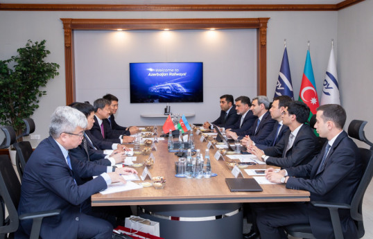 Les chemins de fer azerbaïdjanais et chinois élargissent leur coopération pour le développement du Corridor médian - Photo 