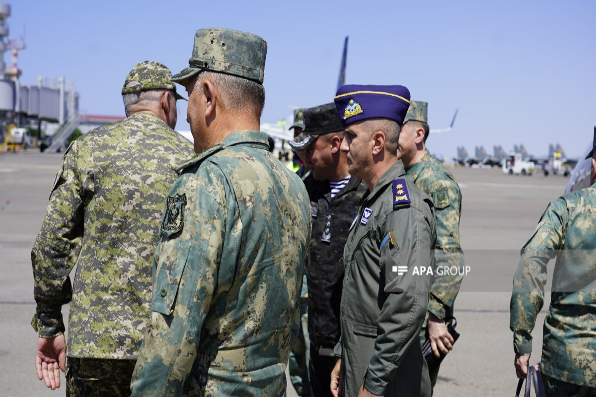 Le ministre azerbaïdjanais de la Défense se déplace au Kazakhstan - Photo 
