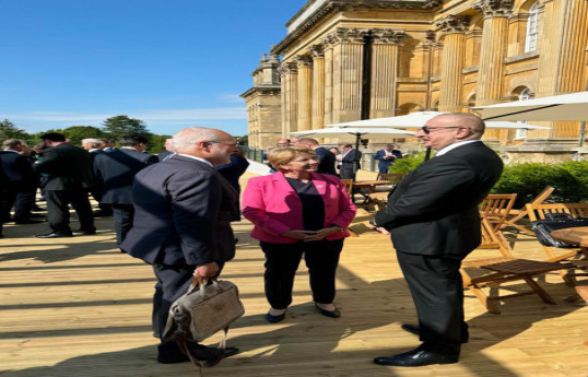 Le président Ilham Aliyev rencontre la présidente suisse Viola Amherd à Oxford