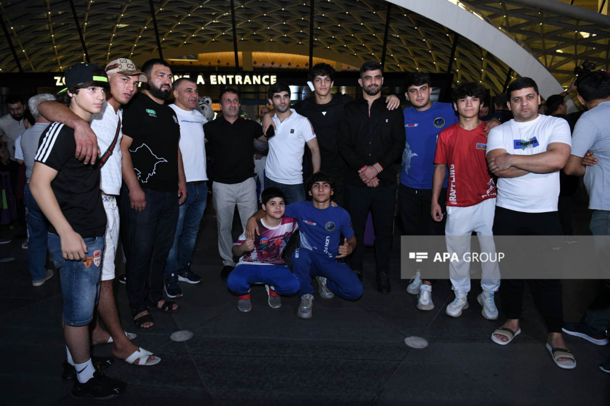 Un groupe d'athlètes azerbaïdjanais part pour les Jeux Olympiques de Paris 2024 - PHOTO 