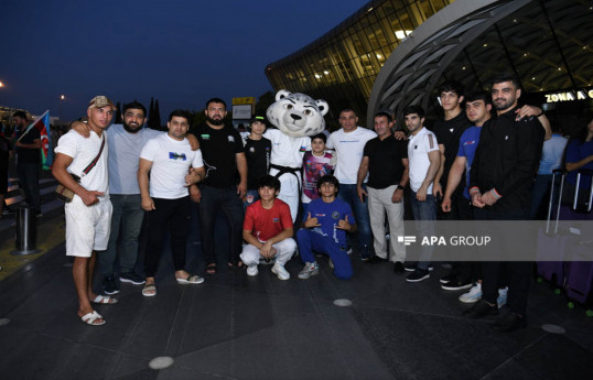 Un groupe d'athlètes azerbaïdjanais part pour les Jeux Olympiques de Paris 2024 - PHOTO 