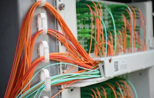 France : Plusieurs réseaux de fibres optiques victimes de «sabotage»