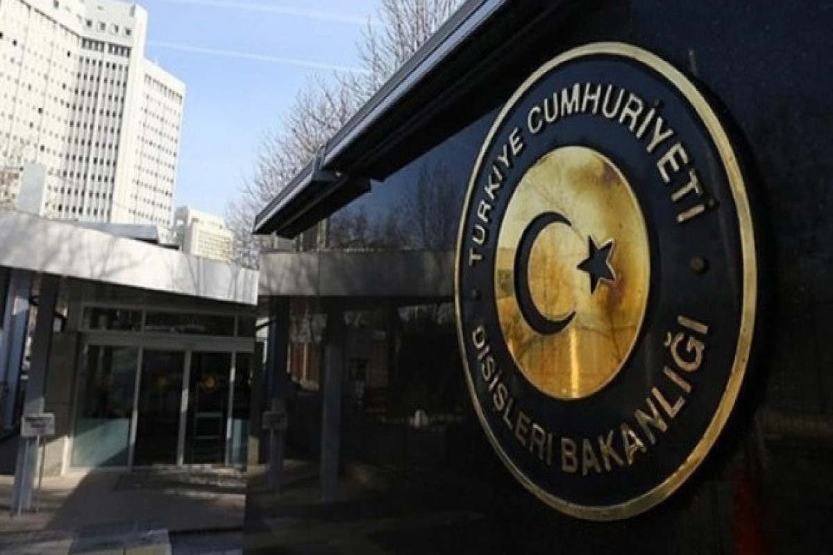 La Türkiye condamne l