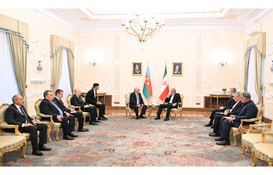 Le Premier ministre azerbaïdjanais rencontre le président iranien à Téhéran