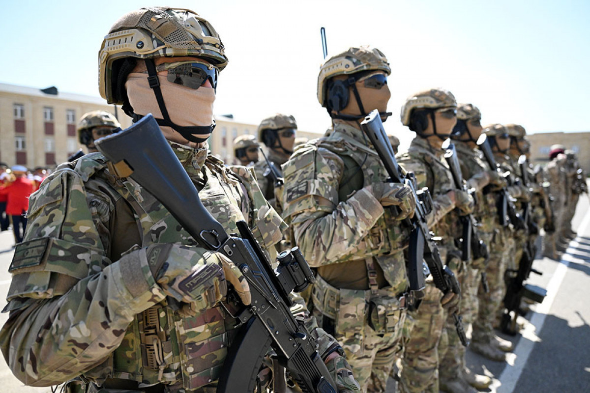 Les forces spéciales azerbaïdjanaises, turques et géorgiennes organisent un exercice conjoint - Vidéo 