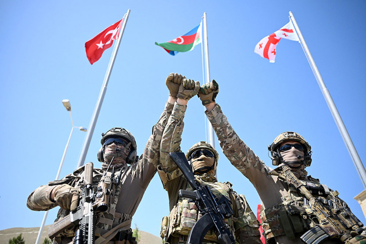 Les forces spéciales azerbaïdjanaises, turques et géorgiennes organisent un exercice conjoint - Vidéo 