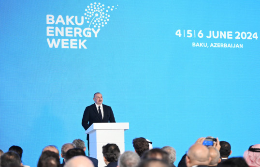 Le président azerbaïdjanais : Nous obtiendrons 2 gigawatts d'énergie renouvelable d'ici fin 2027