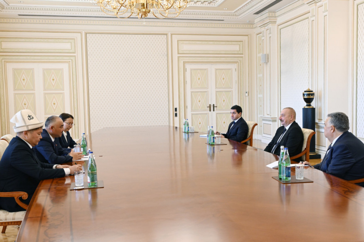 Le président Ilham Aliyev reçoit le président du Parlement kirghiz Nurlanbek Shakiev