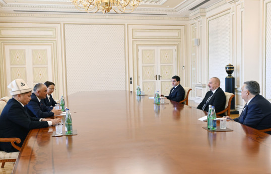 Le président Ilham Aliyev reçoit le président du Parlement kirghiz Nurlanbek Shakiev