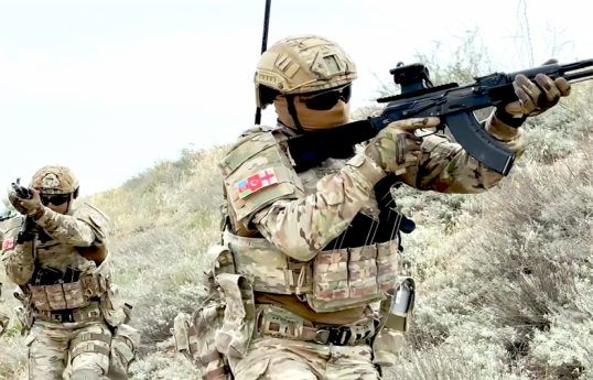 Les exercices des forces spéciales azerbaïdjanaises, turques et géorgiennes se poursuivent à Bakou-Vidéo 