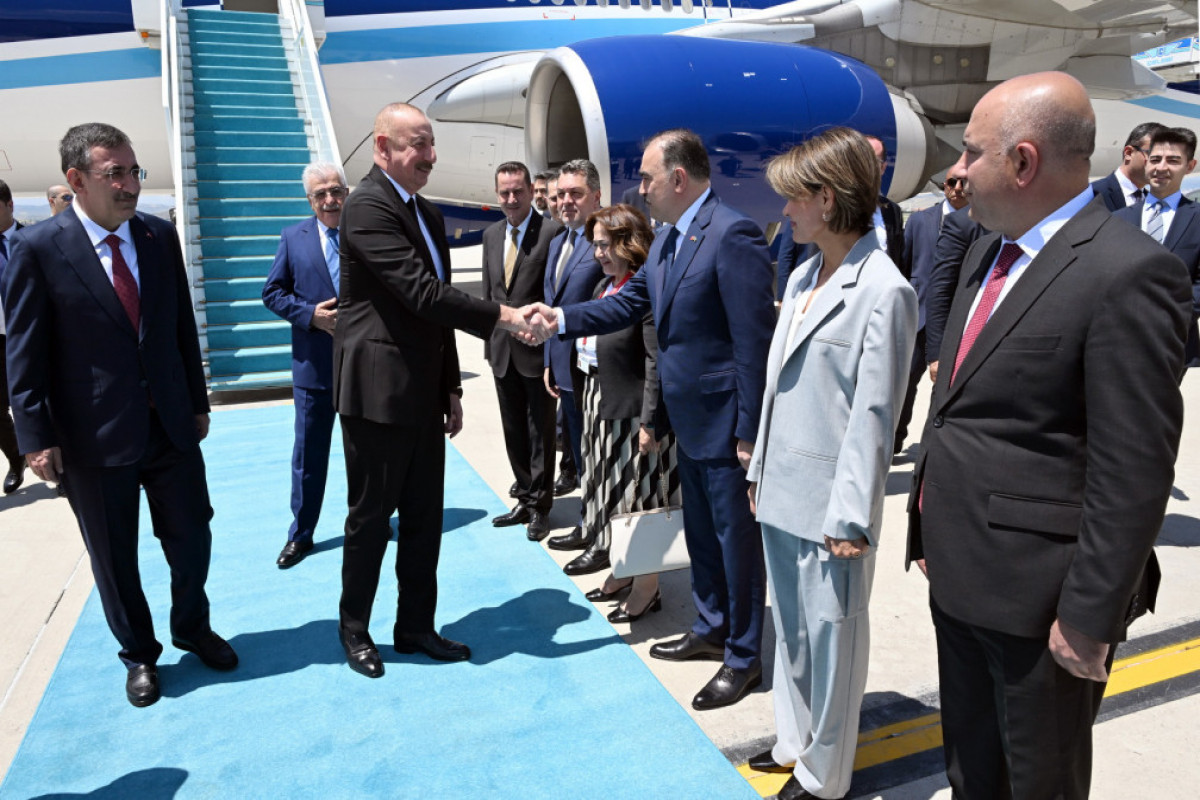Le président azerbaïdjanais entame une visite de travail à Ankara