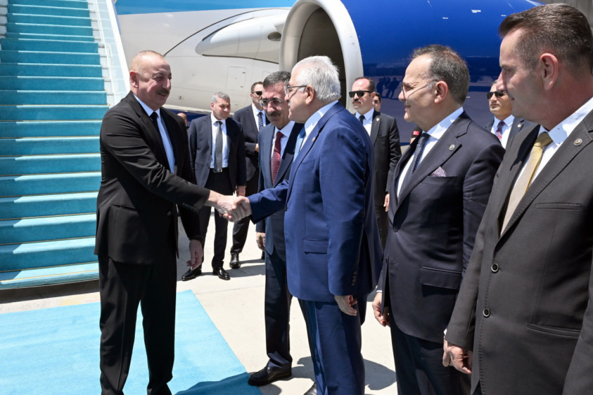 Le président azerbaïdjanais entame une visite de travail à Ankara