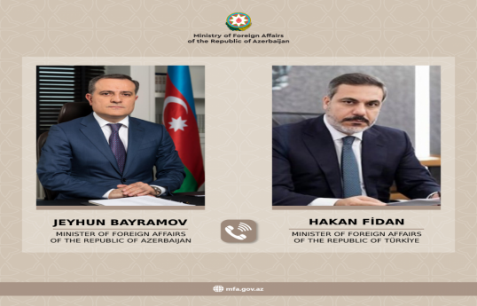 Entretien téléphonique entre les ministres des Affaires étrangères azerbaïdjanais et turc