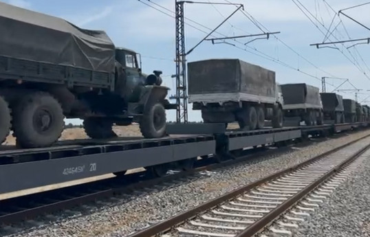 L'équipement des soldats de maintien de la paix russes quittant le Karabagh a été envoyé depuis Sitalchay - Vidéo 