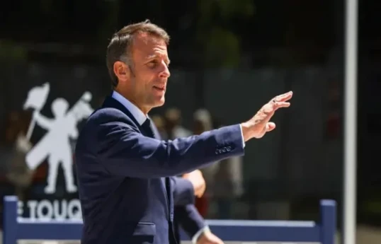 Nouvelle-Calédonie : Macron suspend la réforme électorale contestée