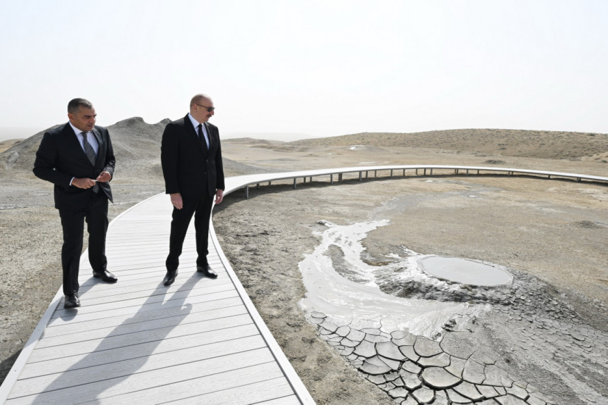 Le président Ilham Aliyev participe à l'inauguration du complexe touristique des Volcans de boue