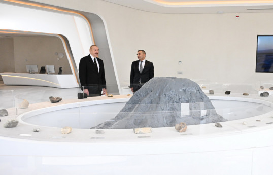 Le président Ilham Aliyev participe à l'inauguration du complexe touristique des Volcans de boue