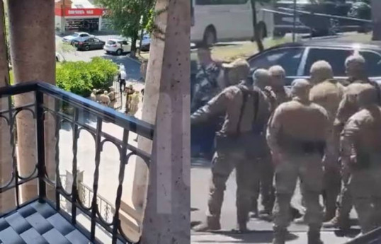 La police d'Erevan confisque une voiture appartenant à Samvel Shahramanyan-Vidéo 