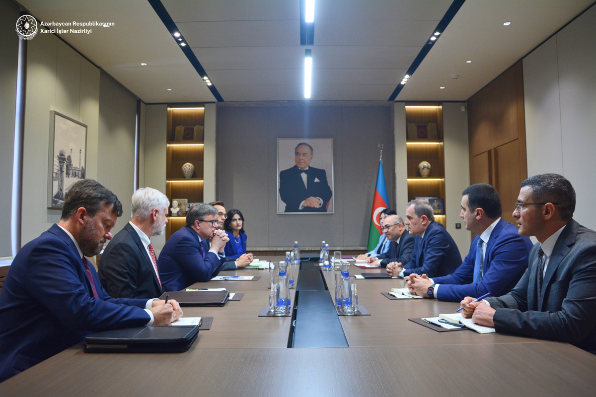 Djeyhoun Baïramov a informé James O`Brien de la nécessité d`une réforme de la Constitution arménienne