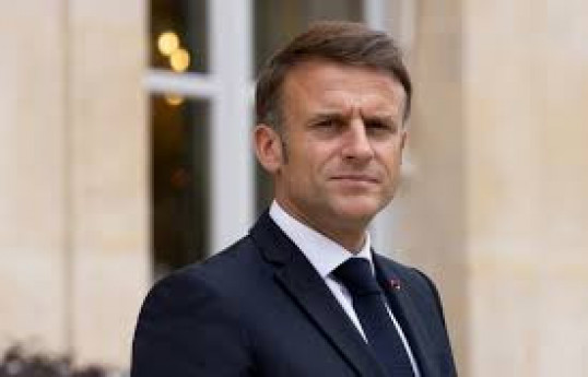 La popularité de Macron chute en un mois