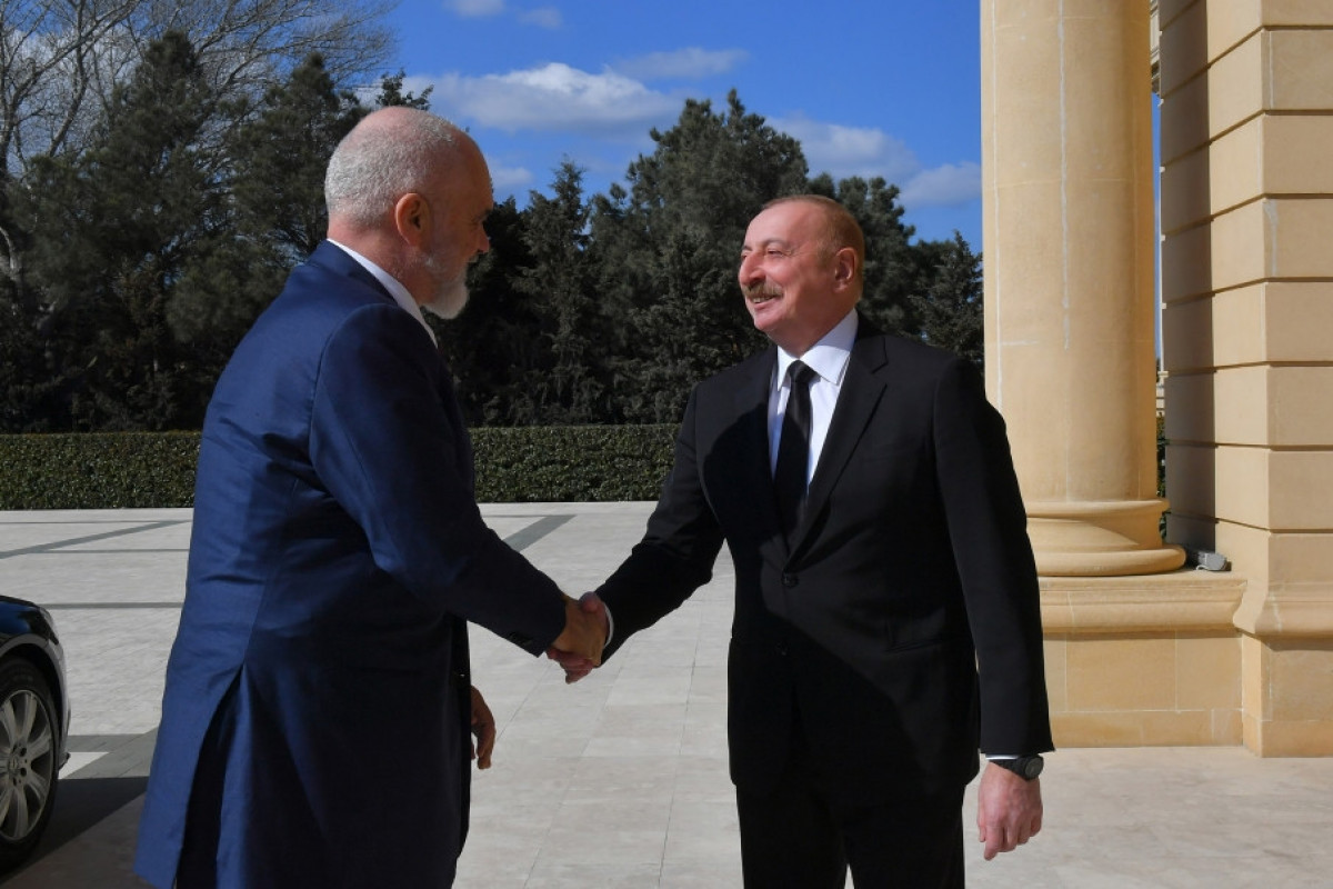 Eentretien en tête-à-tête du président Ilham Aliyev avec Edi Rama - Mise à jour