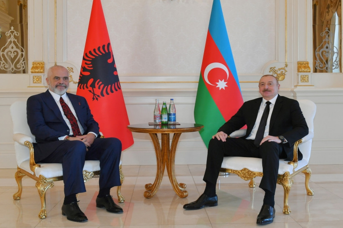 Eentretien en tête-à-tête du président Ilham Aliyev avec Edi Rama - Mise à jour