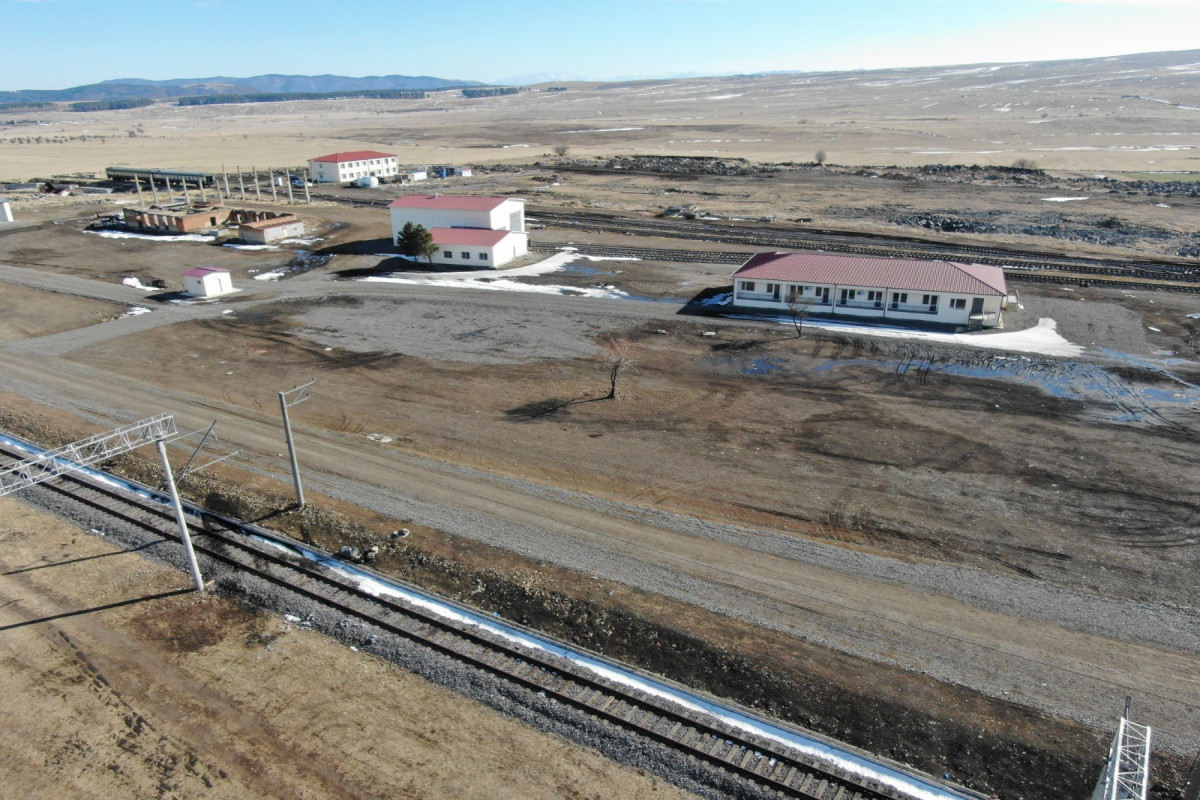 La modernisation du chemin de fer Bakou-Tbilissi-Kars est en cours d'achèvement - Photos 