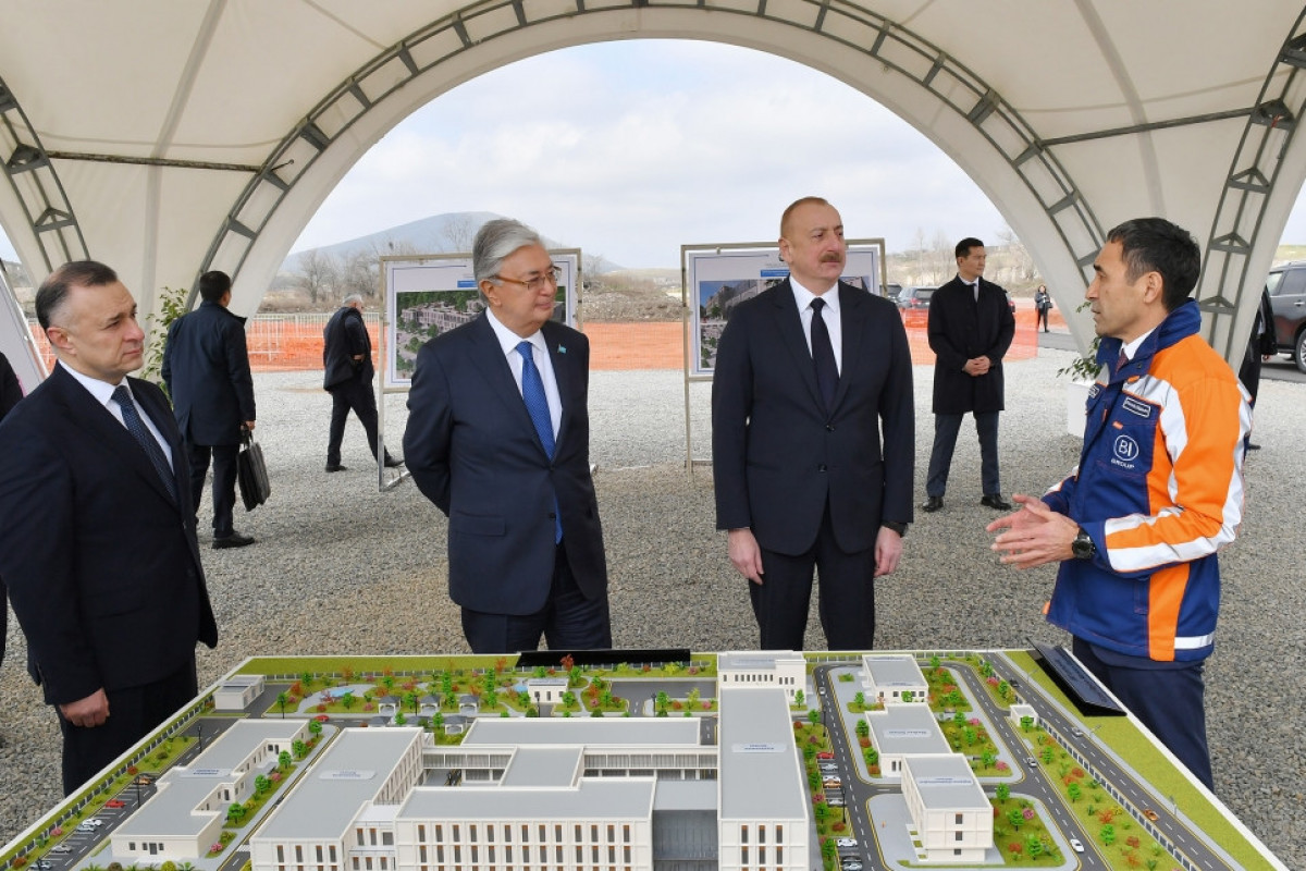 Fuzouli : les présidents azerbaïdjanais et kazakh prennent connaissance du projet de l’Hôpital central régional