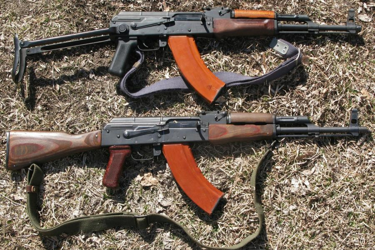 De nombreuses armes et munitions découvertes à Khankendi