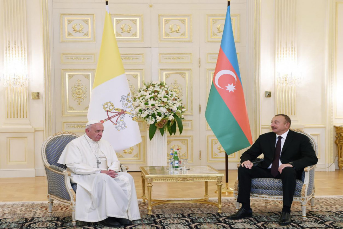 Le président Ilham Aliyev a félicité le pape François