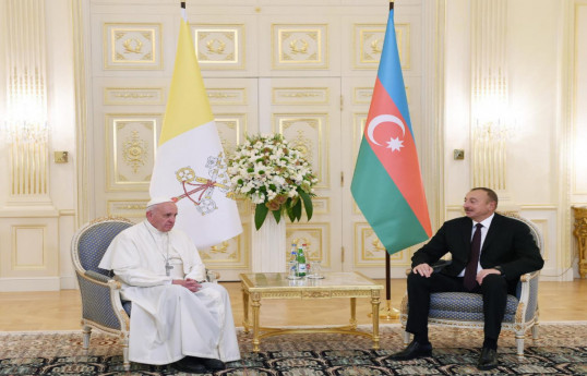 Le président Ilham Aliyev a félicité le pape François