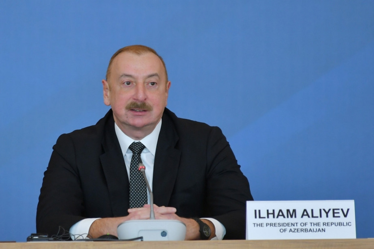 Ilham Aliyev informe les participants au Forum global de Bakou de la position préjugée de la France à l