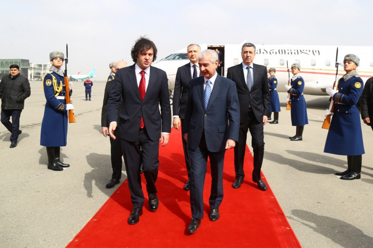 Arrivée du Premier ministre géorgien en Azerbaïdjan - Photo 