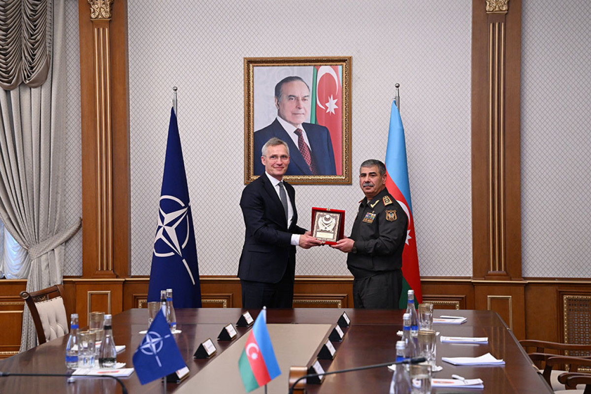 Zakir Hassanov informe le secrétaire général de l'OTAN de la situation à la frontière conditionnelle Azerbaïdjan-Arménie - Vidéo