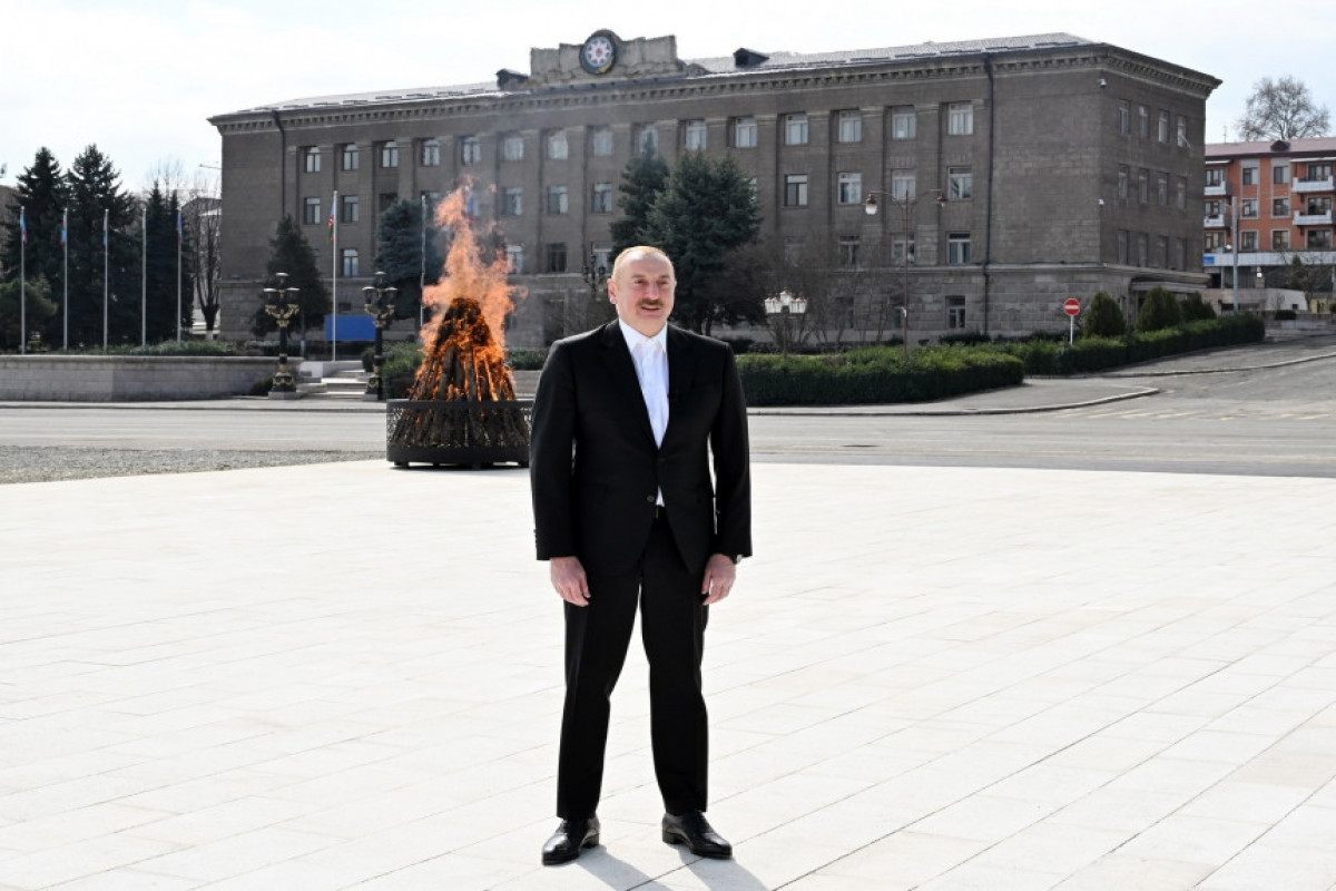 Ilham Aliyev allume le bûcher festif de Novrouz à Khankendi et adresse ses vœux aux Azerbaïdjanais pour la fête de Novrouz -Photos
