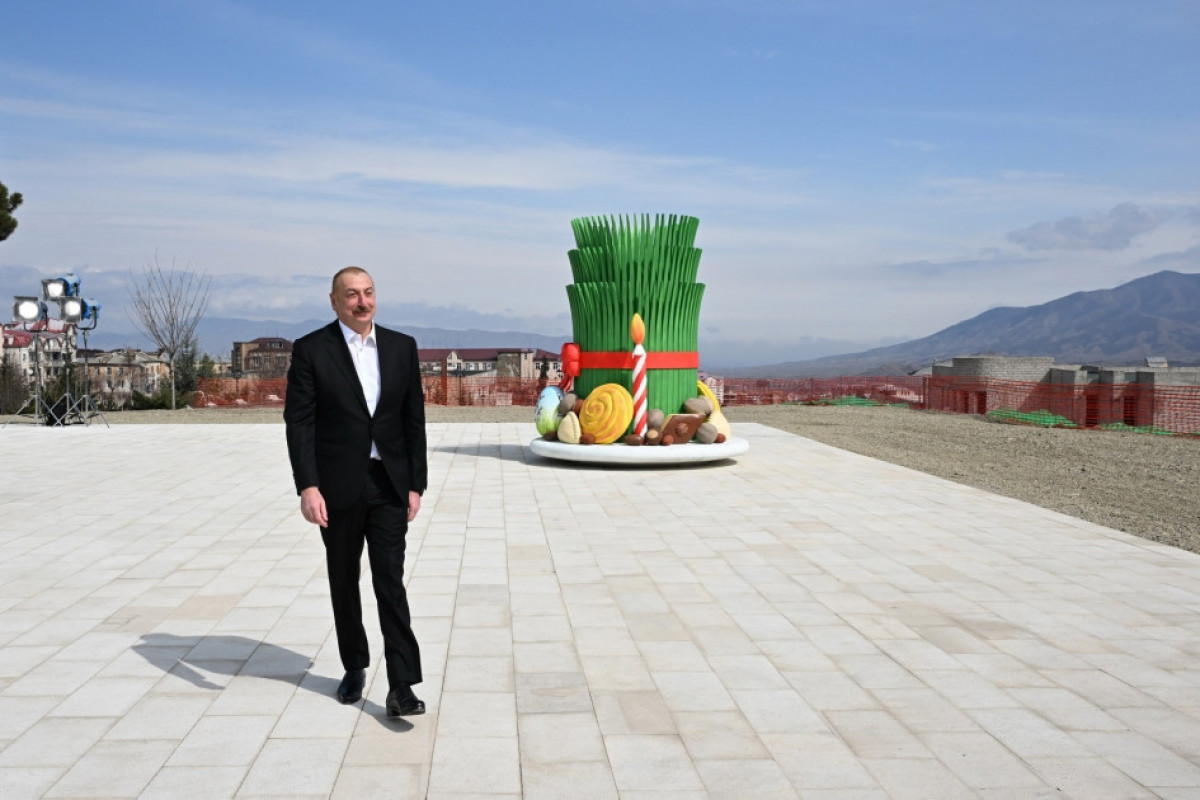 Ilham Aliyev allume le bûcher festif de Novrouz à Khankendi et adresse ses vœux aux Azerbaïdjanais pour la fête de Novrouz -Photos