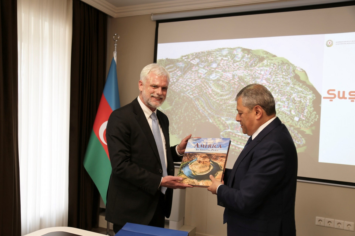 L`ambassadeur des États-Unis en Azerbaïdjan rencontre le représentant spécial du président azerbaïdjanais dans la région de Choucha
