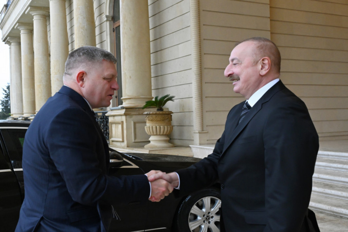 Le président Ilham Aliyev s'entretient en tête-à-tête avec le Premier ministre slovaque - Mise à Jour 