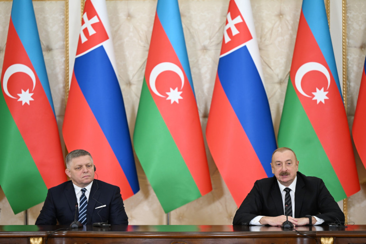 Le président Aliyev : Les négociations sur la création de zones de production communes en matière d’industrie de défense entre l’Azerbaïdjan et la Slovaquie lancées
