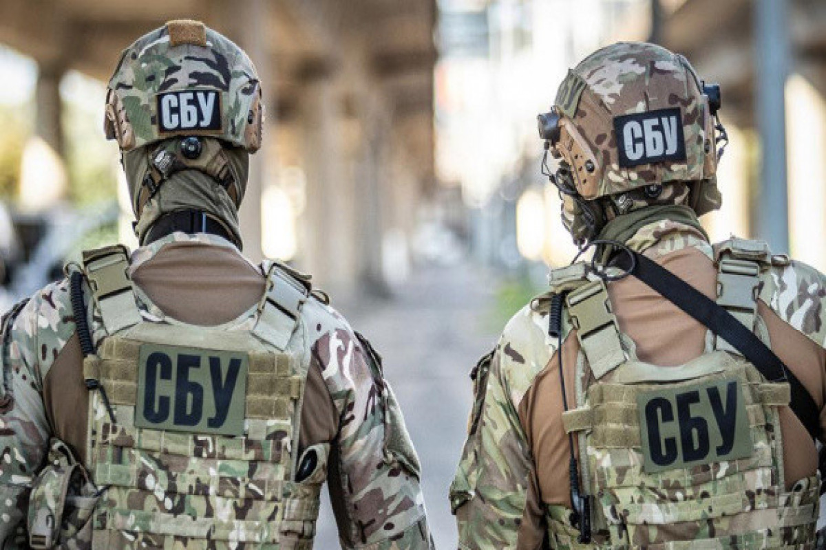 L’Ukraine annonce l`arrestation de deux officiers de sécurité qui comptaient assassiner Zelensky