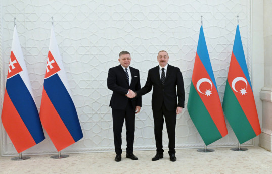 Le président Ilham Aliyev s'entretient en tête-à-tête avec le Premier ministre slovaque - Mise à Jour 