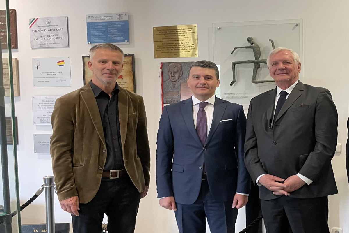 Une plaque commémorative dédiée aux prisonniers azerbaïdjanais a été inaugurée dans le camp de Dachau - Photo 