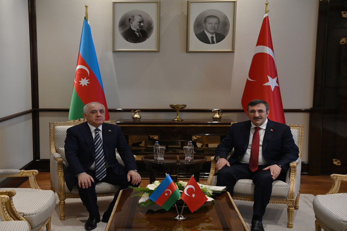 Le Premier ministre azerbaïdjanais rencontre le vice-président de la Türkiye